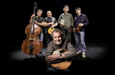 Andy Irvine & Quilty en Pavilion Theatre