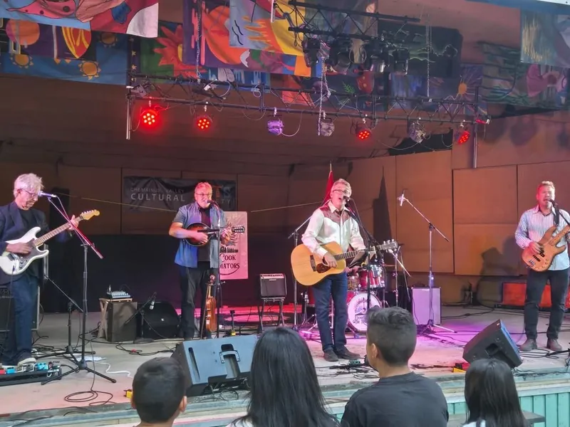 Daniel Cook & The Radiators en Oaks Restaurant and Grill