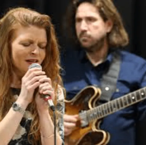 Zoe Gilby and Band