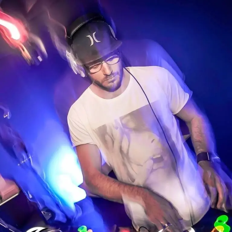 DJ Richard Gear