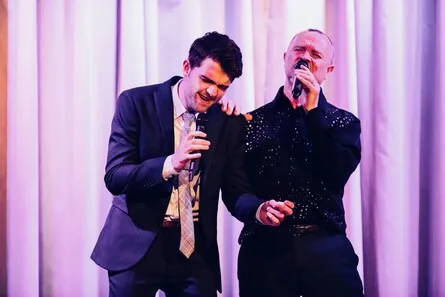 Liam & Tony White’s Christmas Spectacular en Hanger Farm Arts Centre