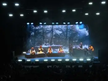 Elsewhere in India’s Jal Jungle Zameen en Riverside Live at PHIVE
