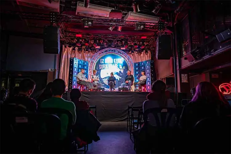 Mahai-ingurua à Sala Jimmy Jazz Gasteiz Aretoa