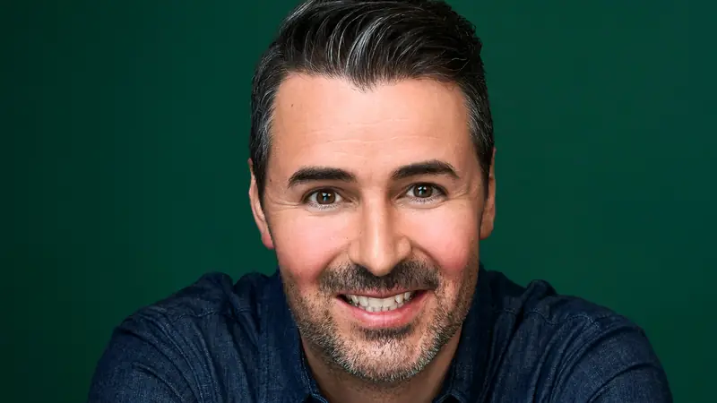 Pete Lee à Brea Improv