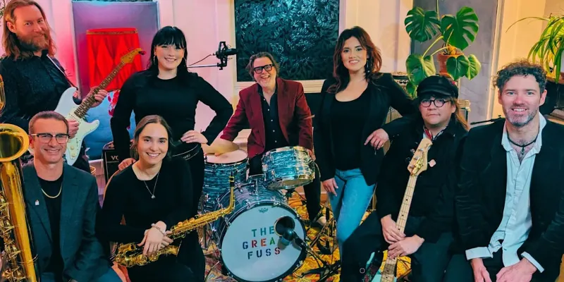 Pete Oldridge & the Great Fuss play Motown Hits à Bassment (The)