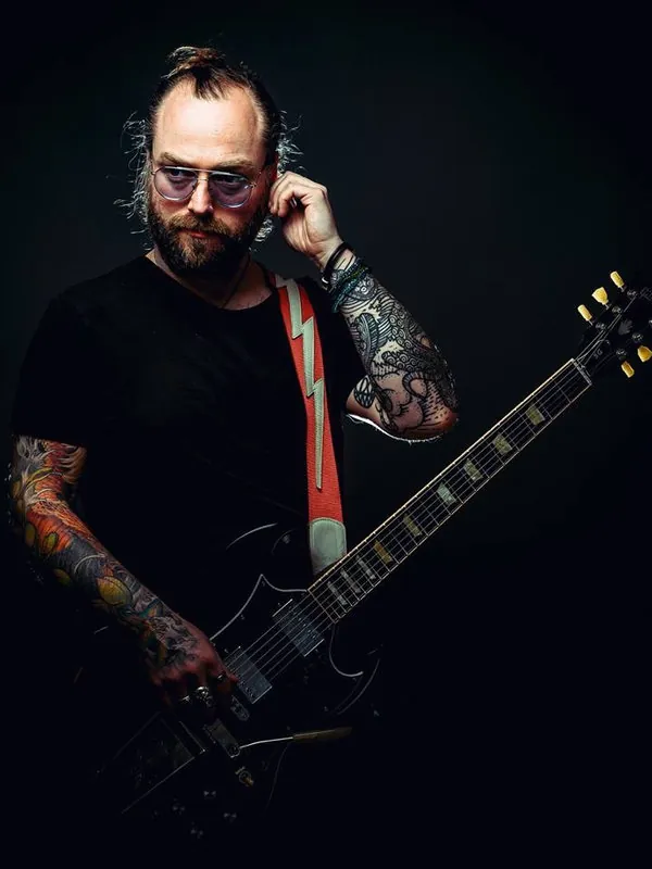 Tiber Reardon plays Thom Yorke & Radiohead