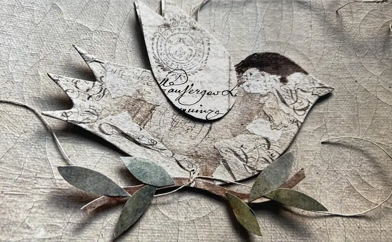 VINTAGE PAPER DECORATIONS aw26 à Island Arts Centre