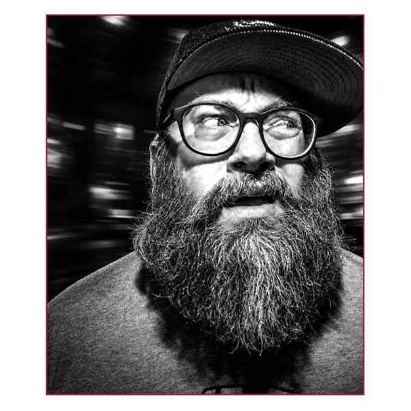 Josh Bates' Top Secret Show en Wit's End Comedy Lounge