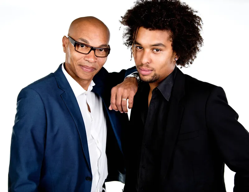 FATHER AND SON Duelling Pianos à The Registry Theatre