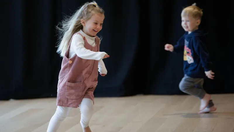 Summer Term: Parents and Wobblers (Mondays) à Malvern Theatres