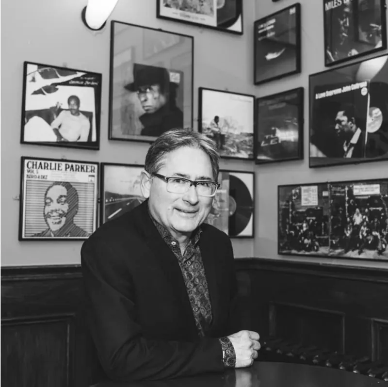PAUL STOUFFER en The Registry Theatre