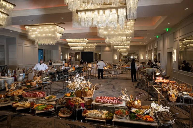 Thanksgiving Brunch à District Live