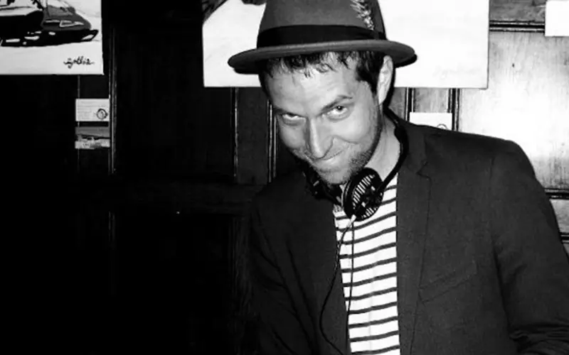 Pat The Brat at DJ Booth sur la 7e
