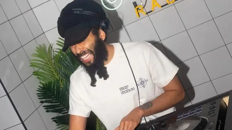 KULA COLLECTIVE: STICKY DUB à Grow