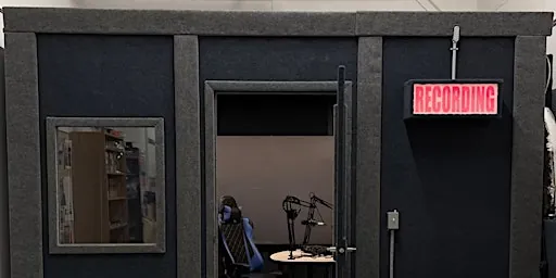 Podcast/Soundbooth Training en Creation Nation Makerspace