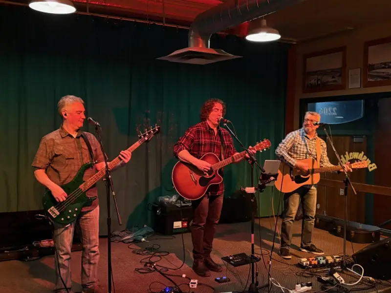 6 STRING KINGS at Bushwakkers