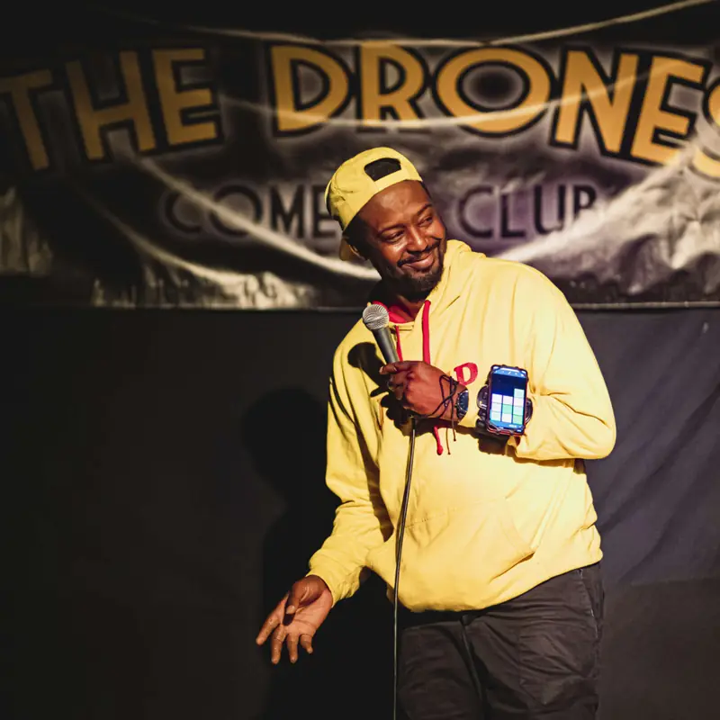 Drones Comedy Club à Chapter