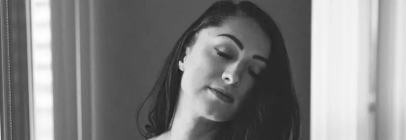 Early Show: Leela Holt