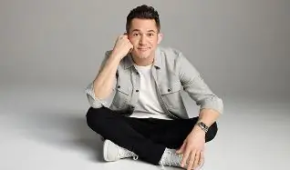 Justin Willman en The Midland Theatre
