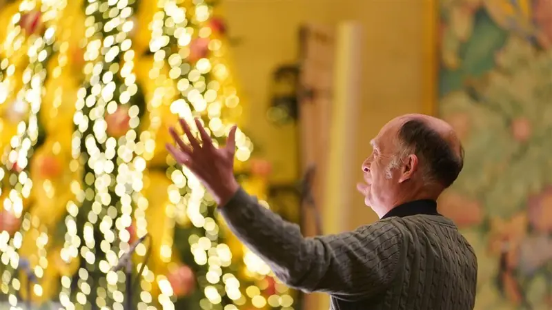 BBC NOW - Christmas Carols