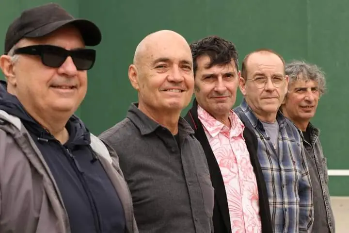 INTRUSOS at Rock & Blues