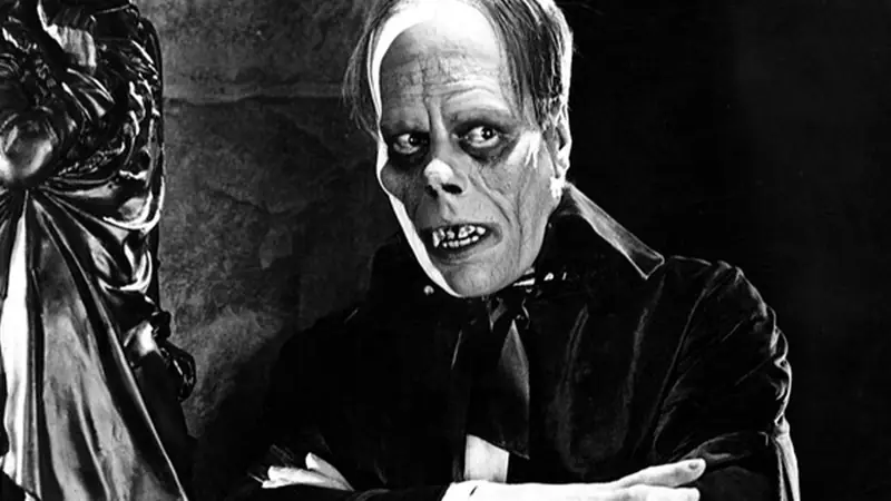 13 Nights of Halloween – The Phantom of the Opera à Julie Rogers Theater
