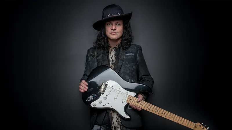 Anthony Gomes at The Crocodile
