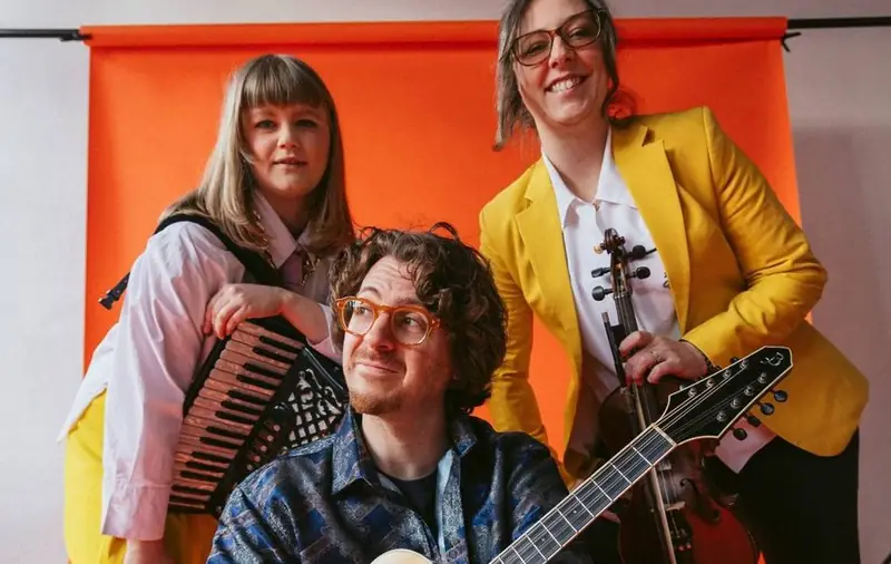 A Very Merry Family Christmas Ceilidh- More Info en The Glasshouse