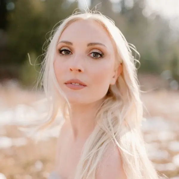 TUNES@NOON: Julianne Hobby at Aeolian Hall