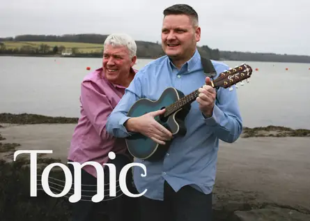 TONIC: Dylan a Neil à Galeri Caernarfon