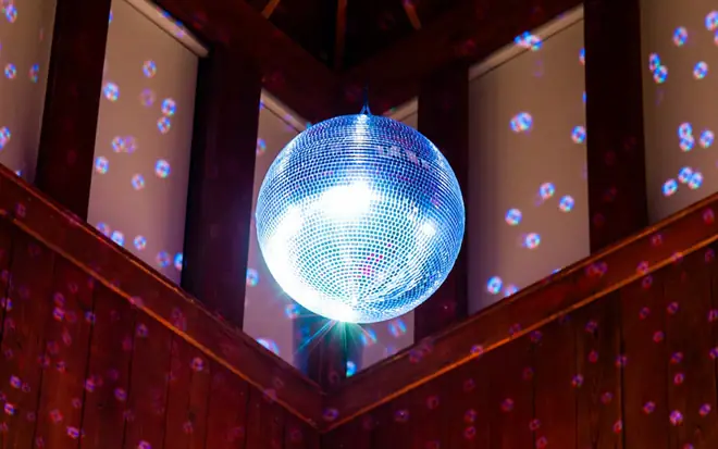 Gimme Gimme Disco en Stable Hall