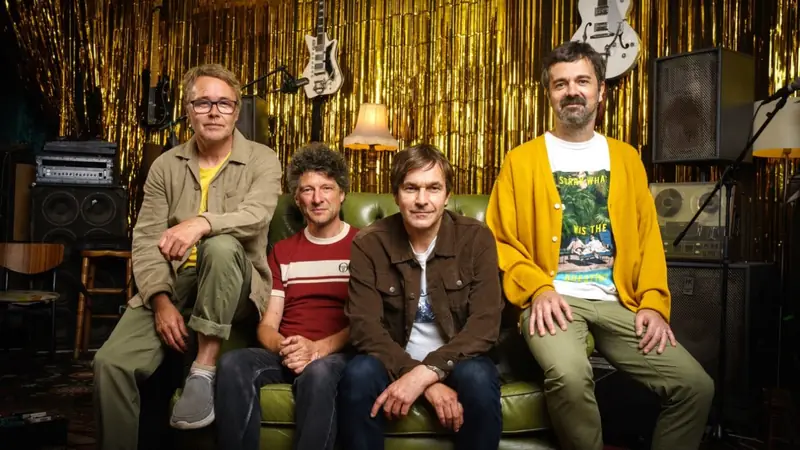 THE BLUETONES