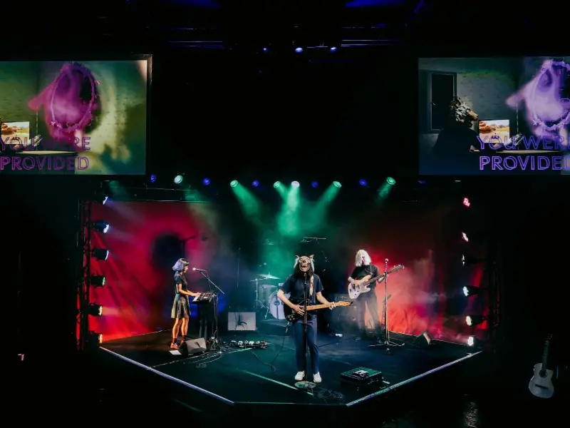 AUTO-TUNE en Jetty Memorial Theatre