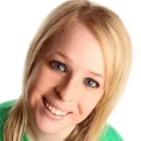 Hayley Ellis at Hot Water Comedy Club