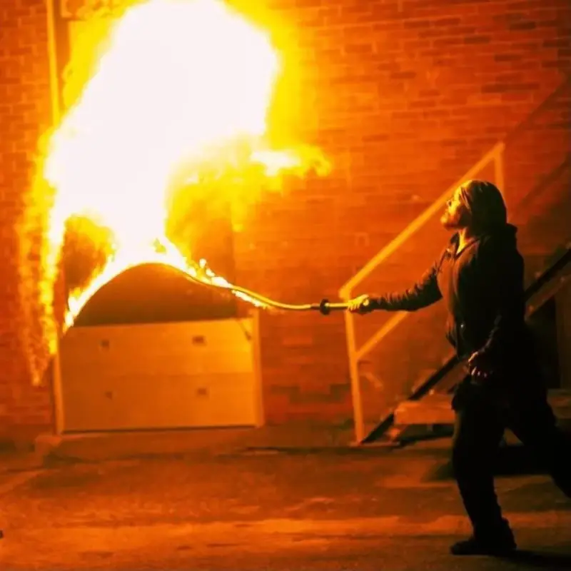 Halloween Fire Show en Victoria Hall