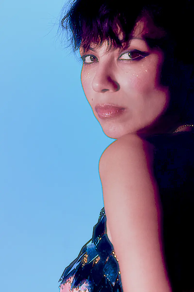 GENEVIEVE ARTADI à Star Theater & Starlight Lounge