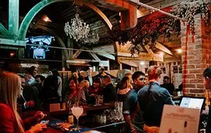 Anthem à The Barn at Castle Kitchen + Bar