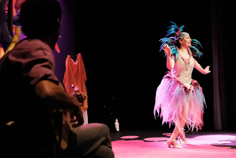 BLANCO Y EN BOTELLA à Teatro Arbolé