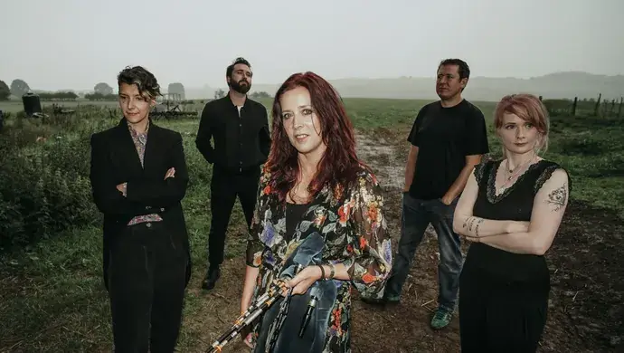 Kathryn Tickell & The Darkening