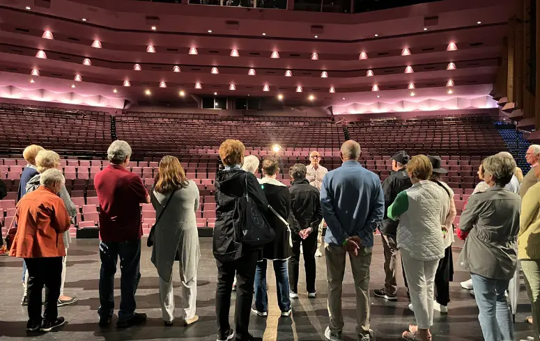 BEHIND THE CURTAIN: Exploring the Van Wezel from the Art to the Stage à Van Wezel Performing Arts Hall
