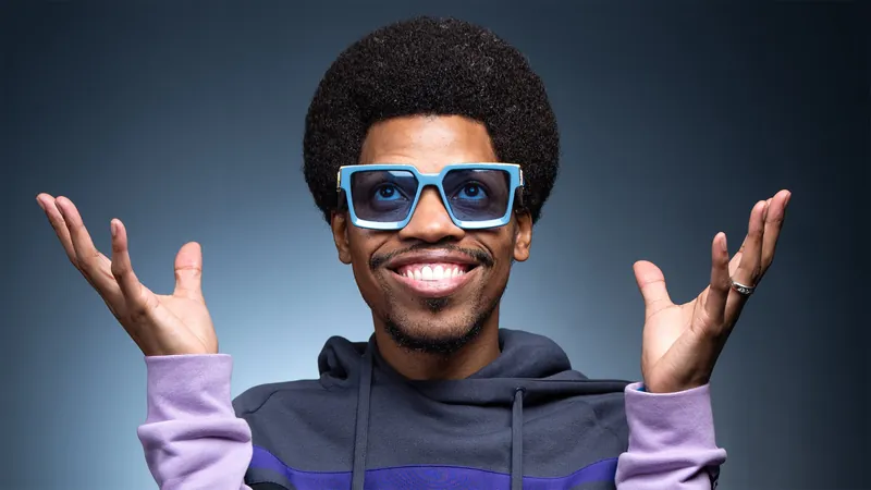 Mike E. Winfield at Helium Comedy Club - Portland