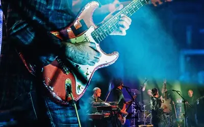 THE CHRIS REA EXPERIENCE