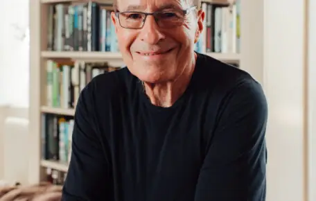Peter James