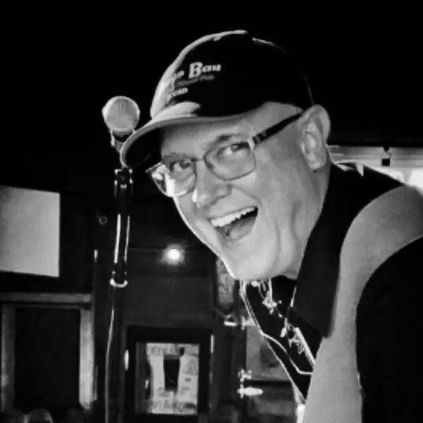 TUNES@NOON: Pete Denomme en Aeolian Hall