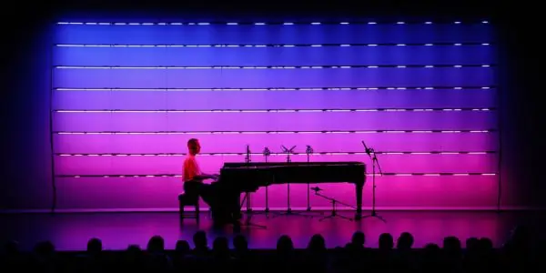 Radiohead for Solo Piano: Live AV Set at Concert Hall