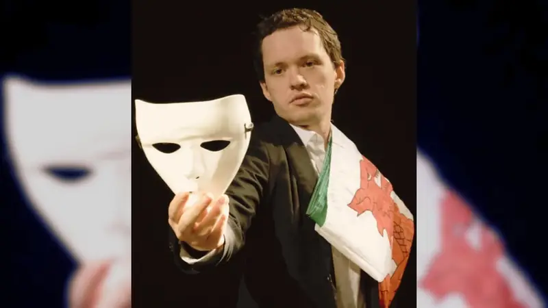 Unmasking Burton at Porter's Cardiff