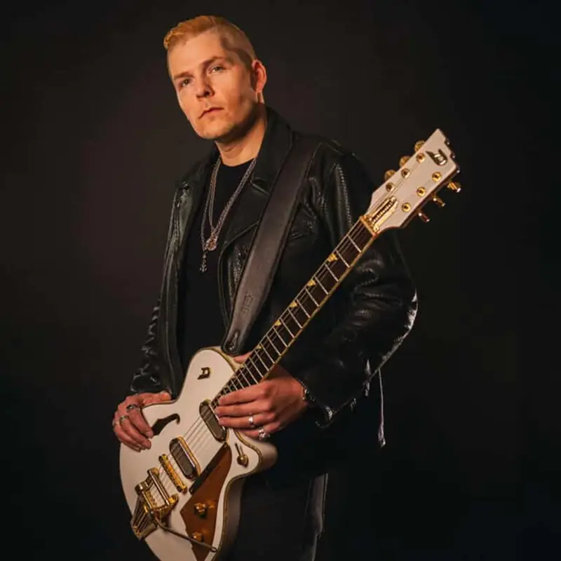 Eric Johanson à The Queen