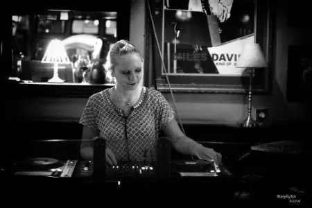 DJ Che-k(Crystal Bar)