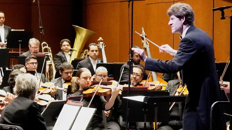 Orquesta Sinfónica de la Universidad de Guanajuato en Explanada de la AlhAondiga de Granaditas