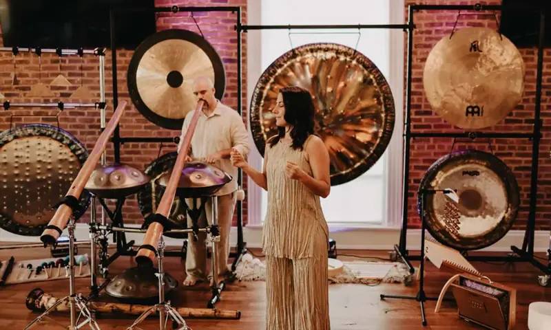 Settle Into Stillness, Roots and Wings Tour: Sound Journey à Cain's Ballroom
